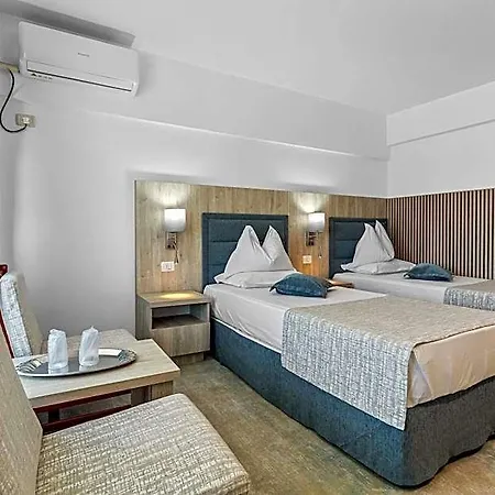 Condor 4*
