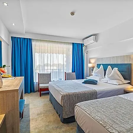 Condor 4*
